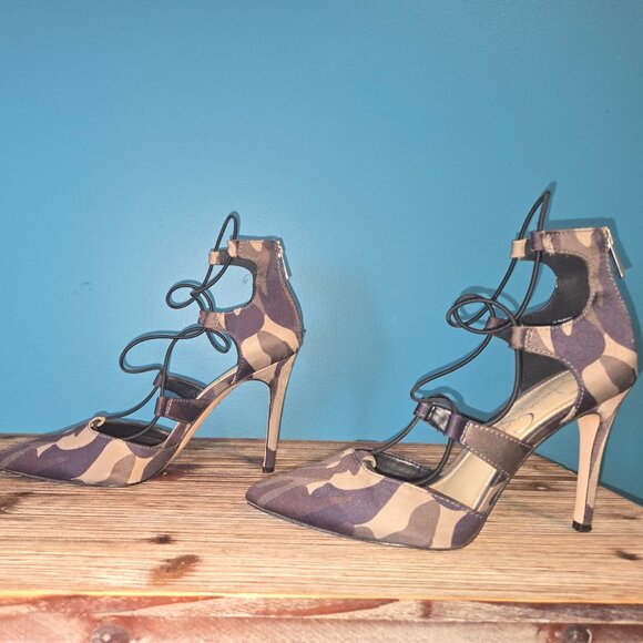 Jessica Simpson Heels - Size 8 - Camo - Picture 1 of 5